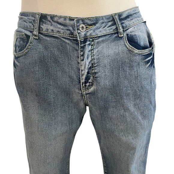 Women's Blue Jeans with Lace Detail - Picture 11 of 12